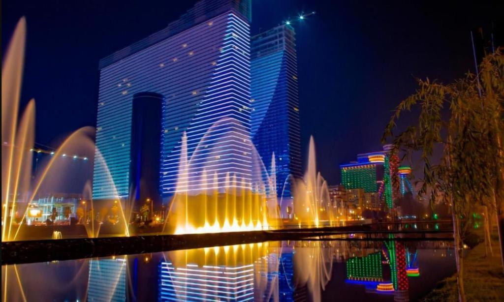 Lux Apartaments Batumi Exteriör bild