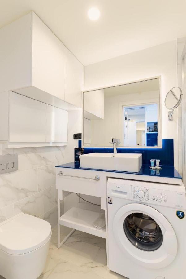 Lux Apartaments Batumi Exteriör bild