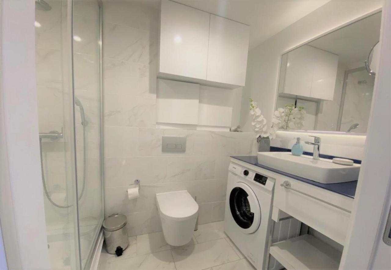 Lux Apartaments Batumi Exteriör bild