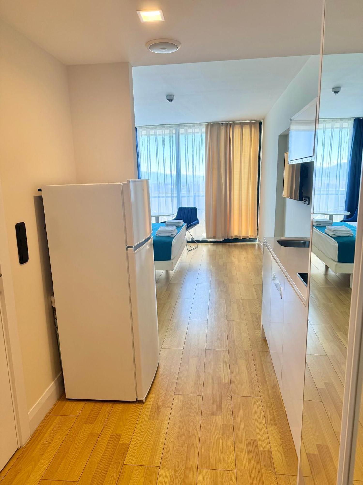 Lux Apartaments Batumi Exteriör bild