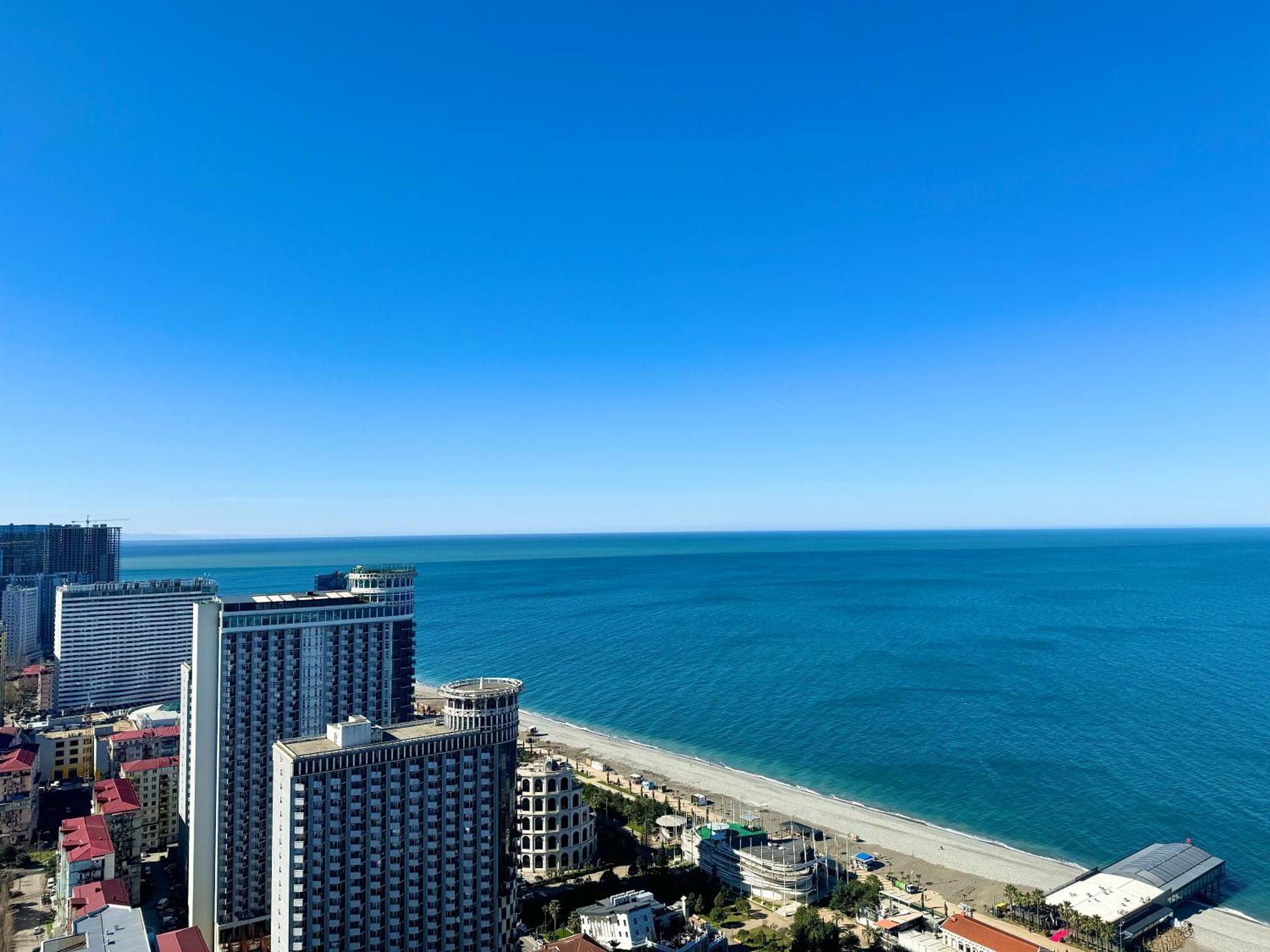 Lux Apartaments Batumi Exteriör bild