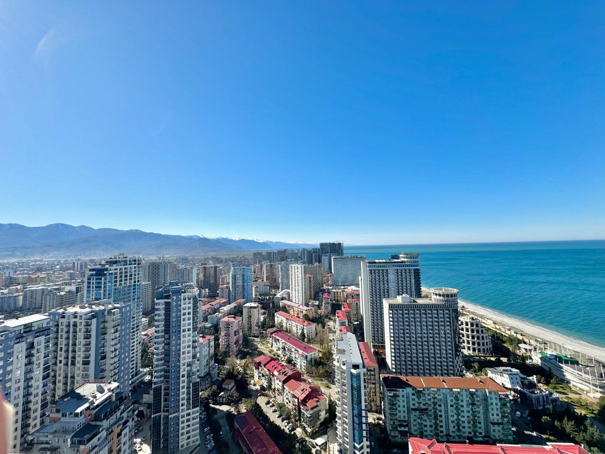 Lux Apartaments Batumi Exteriör bild